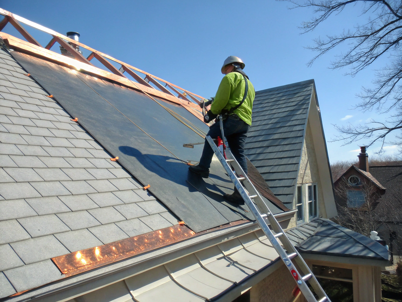Roof repair and maintenance service